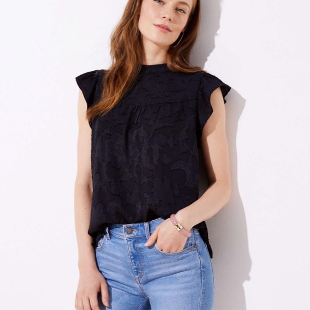 LOFT | Floral Flutter Sleeve Blouse | XS